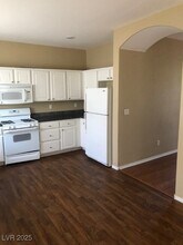 Building Photo - 6677 Pendle Priory Ave