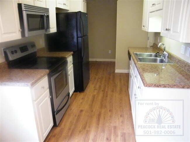 Foto del edificio - 220 Natalie Ln