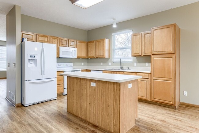 Foto del edificio - Spacious 4 Bedroom In Gretna!!