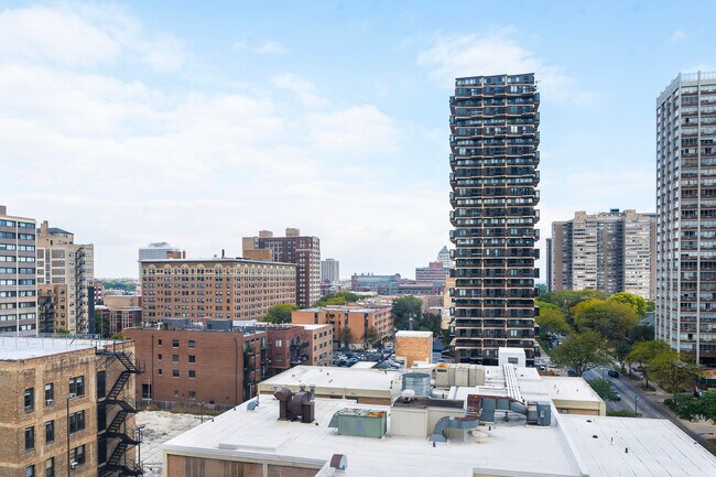 Foto del edificio - 6118 N Sheridan Rd