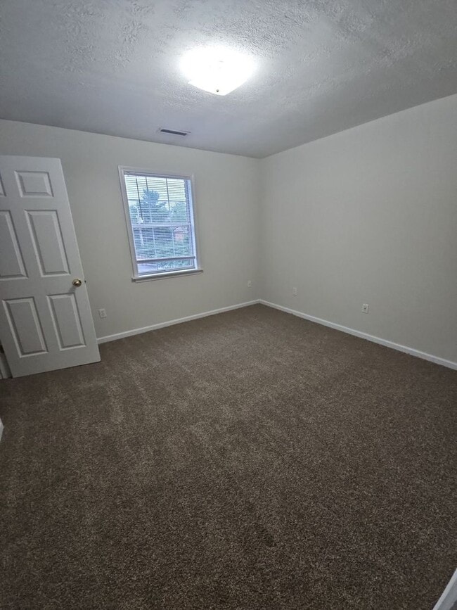 Building Photo - 1219 Byrne Ave