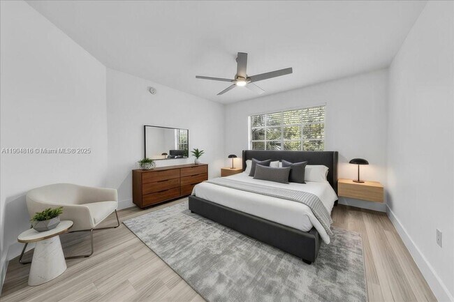 Foto del edificio - 2516 Centergate Dr