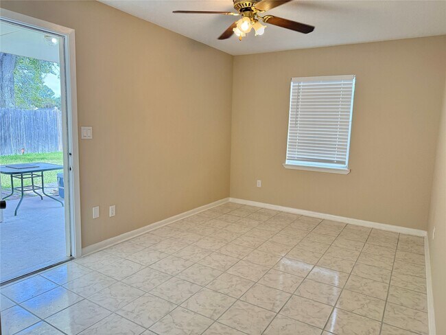 Foto del edificio - 13511 Harpers Bridge Dr