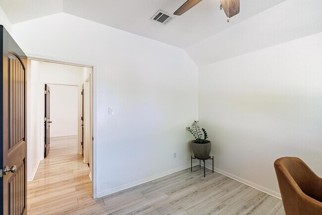 Foto del edificio - 1520 Daylily Loop