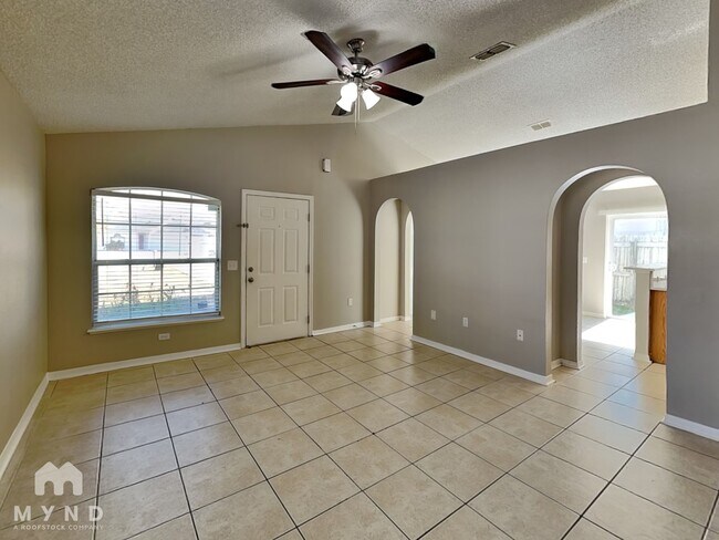 Foto del edificio - 5704 English Oak Dr S