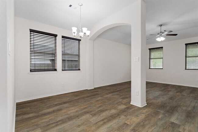 Foto del edificio - 24585 Meath St