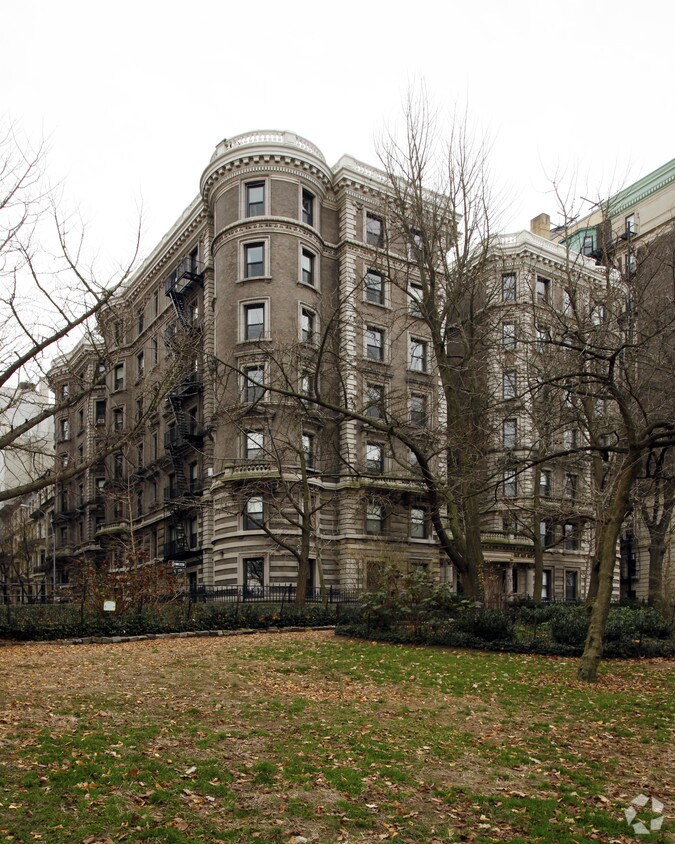 Primary Photo - 194 Riverside Dr