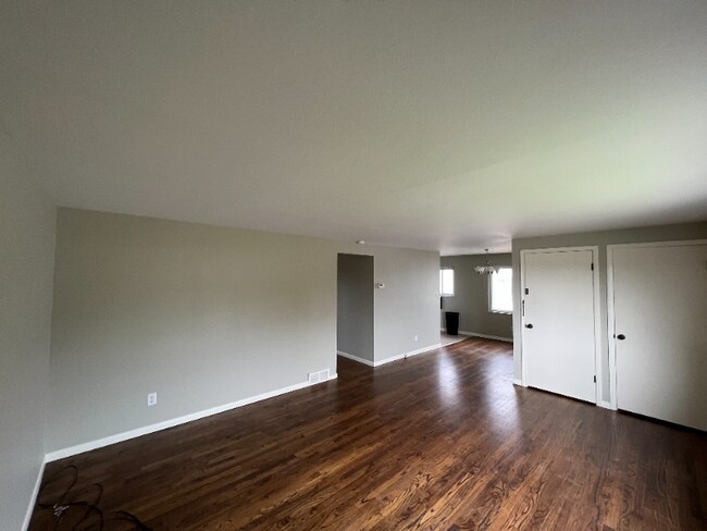 Building Photo - 5014 E 71st St