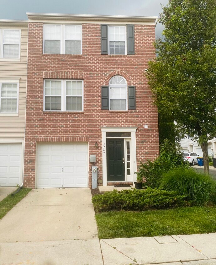 7769 Valley Oak Dr, Elkridge, MD 21075 Townhome Rentals in Elkridge