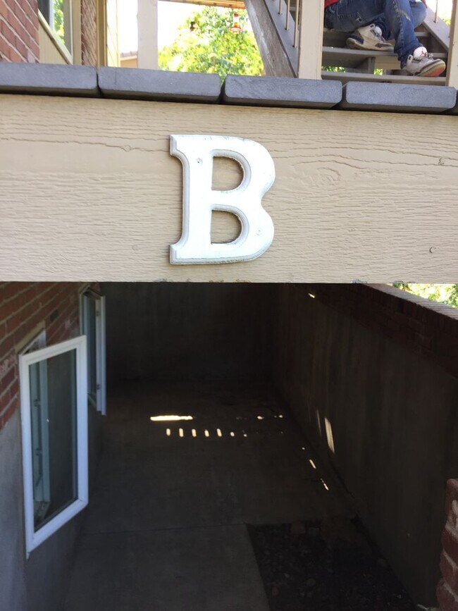 Building Photo - Affordable and Move-in ready! Secluded Spa...
