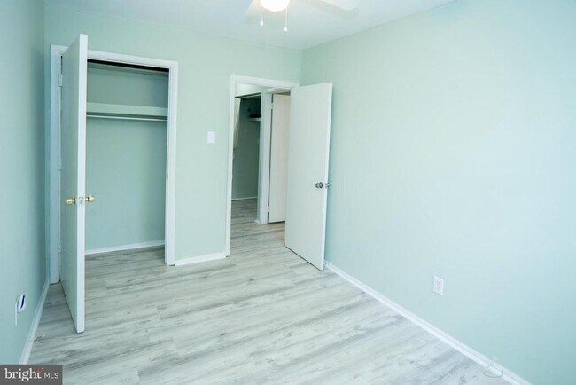 Foto del edificio - 9465 Ashton Rd