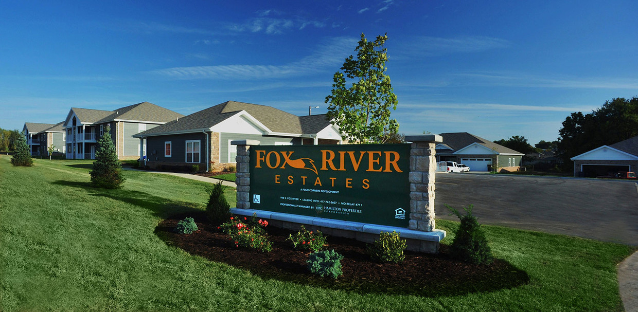 Primary Photo - Fox River Estates