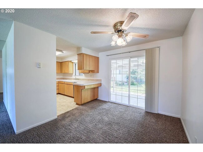 Building Photo - Great 4 Bedroom Eugene Home!