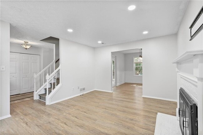 Building Photo - 10390 Rillridge Ct