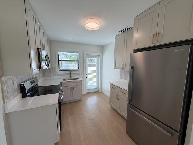 Foto del edificio - 2 Bed/1 Bath - Unit 2