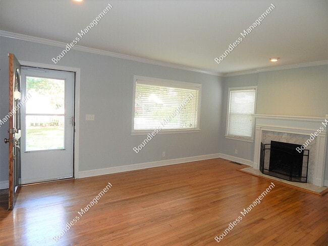 Building Photo - 2485 Batavia St