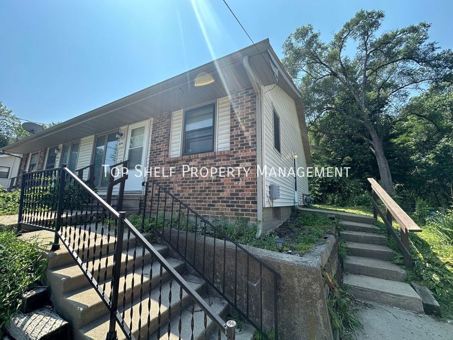 Primary Photo - 2140 SE 9th St
