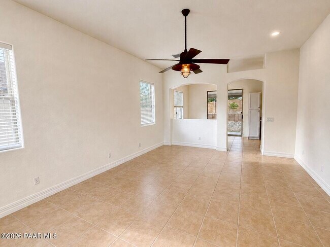 Foto del edificio - 6919 E Elbrook Ave