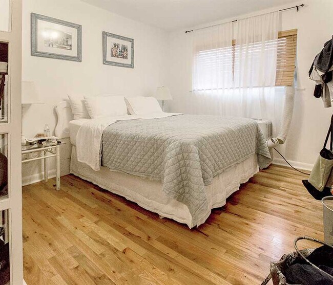 Foto del edificio - 25th Triplex