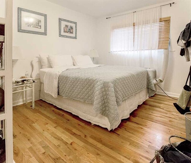 Photo - 25th Triplex Apartment