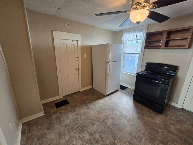 Building Photo - 2122 Jones St