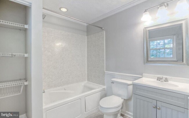 Foto del edificio - 53 Bryant Blvd