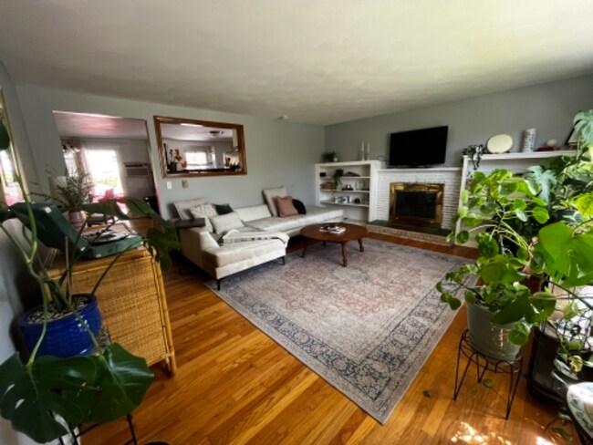 Foto del edificio - 73 Shawn Dr