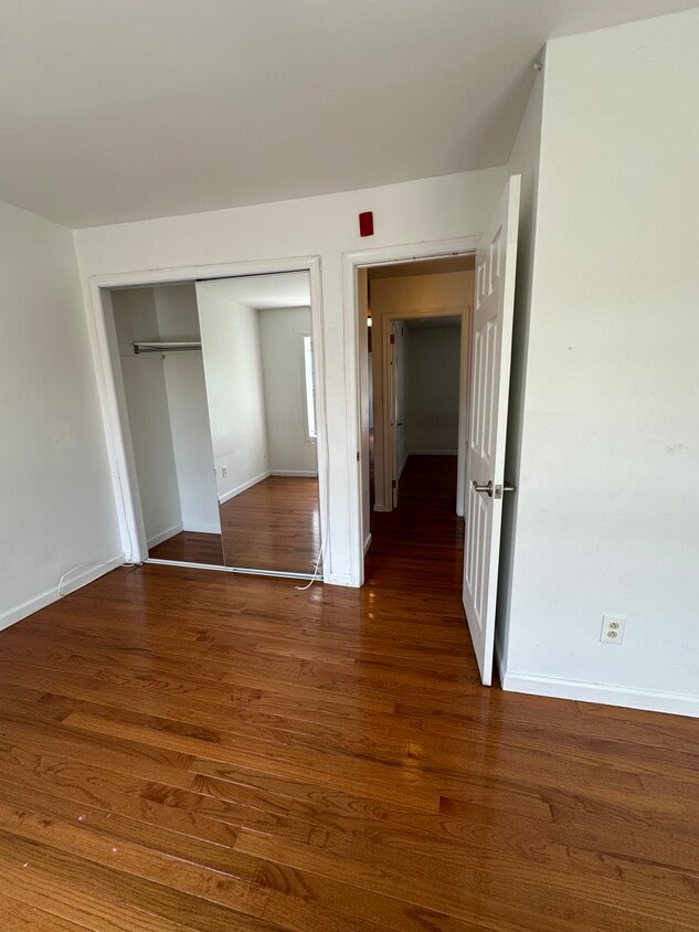 Foto principal - 2333 Catharine St
