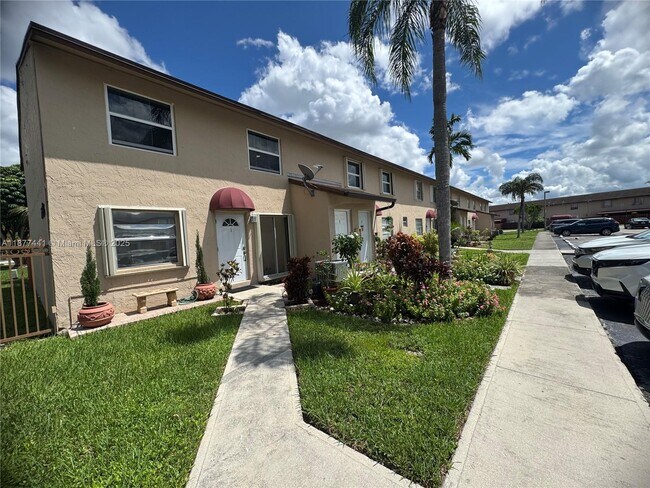 Foto del edificio - 15250 SW 80th St