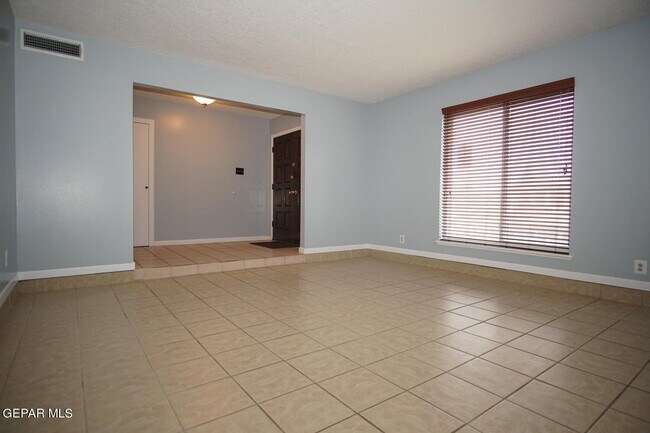 Building Photo - 6600 Mesa Grande Ave