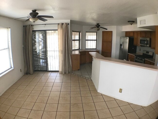Building Photo - Northeast El Paso 3 bed with Refrig A/C an...