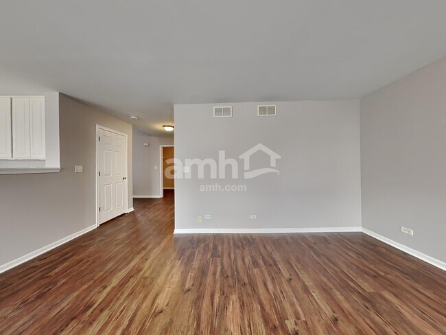 Foto del edificio - 2811 Stonebridge Dr