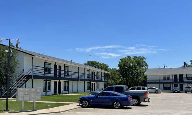 Foto del edificio - MB East Meadow Apartments