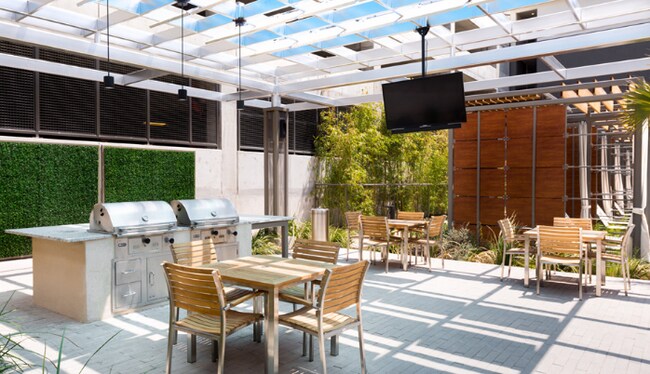 Foto del edificio - Parkway Studio Too Big For Even A Part