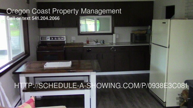 Building Photo - Cozy 2 bedroom with wood stove!