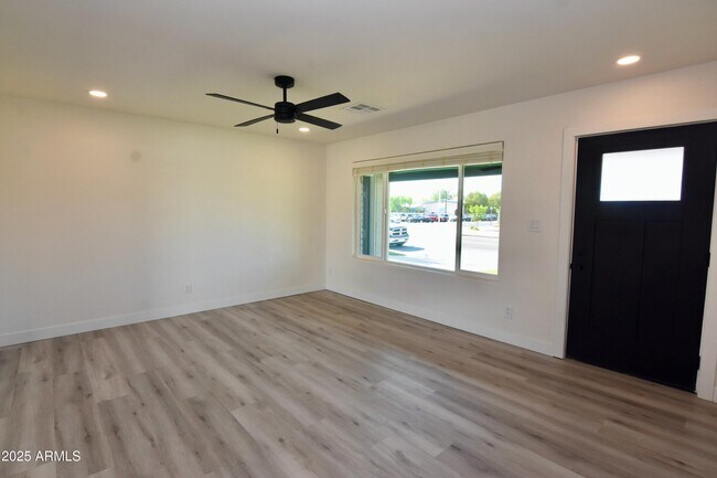 Building Photo - 3310 W Sweetwater Ave
