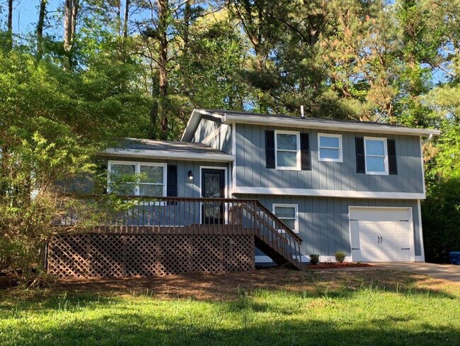 Building Photo - Totally Renovated 3br/2ba Home in MOVE-IN ...