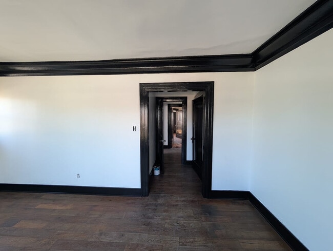 Foto del edificio - 4053 S Budlong Ave