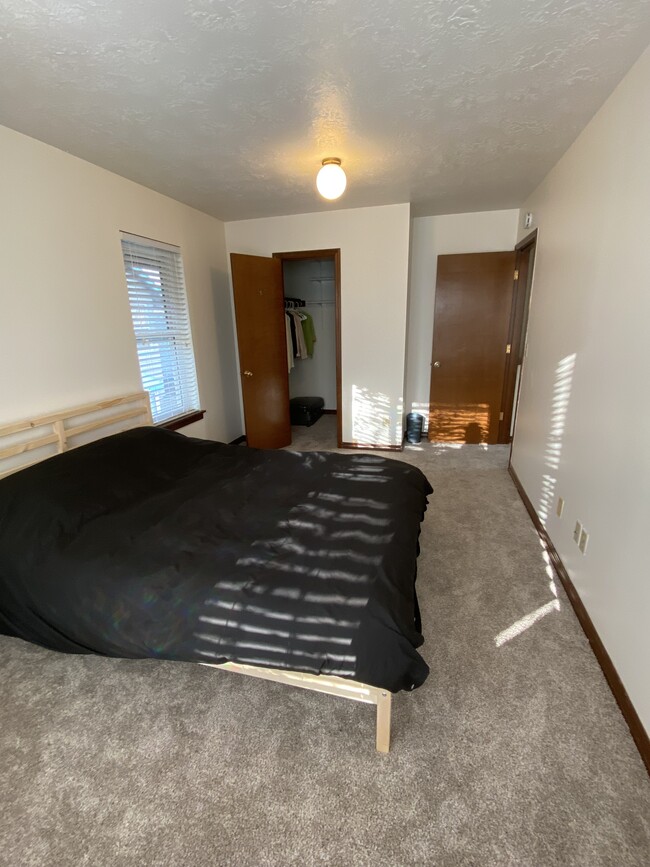 main bedroom - 1439 SW Montgomery St