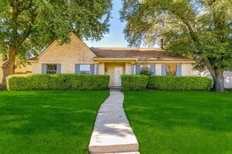 Building Photo - 3929 Commonwealth Dr