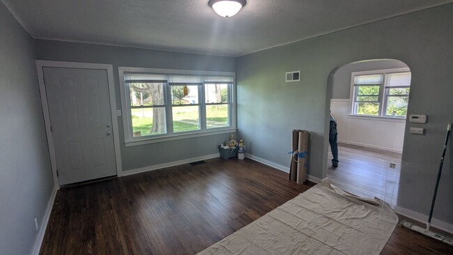 Building Photo - Updated acreage  3 bedroom, 1 bath in Waterloo