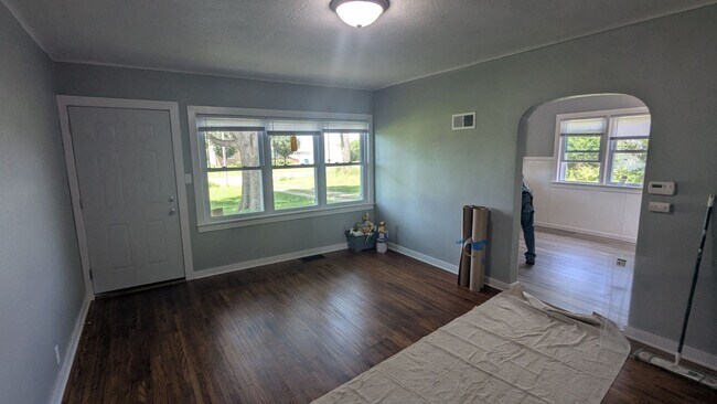Foto del edificio - Updated acreage  3 bedroom, 1 bath in Waterloo