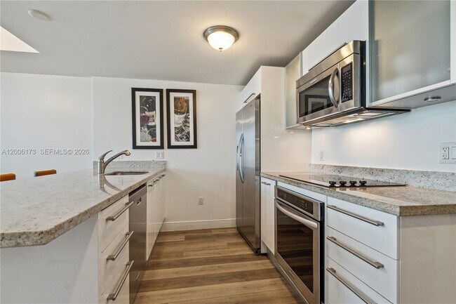 Foto del edificio - 185 SW 7th St