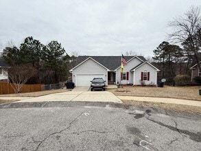 Building Photo - 7704 Redwood Ave