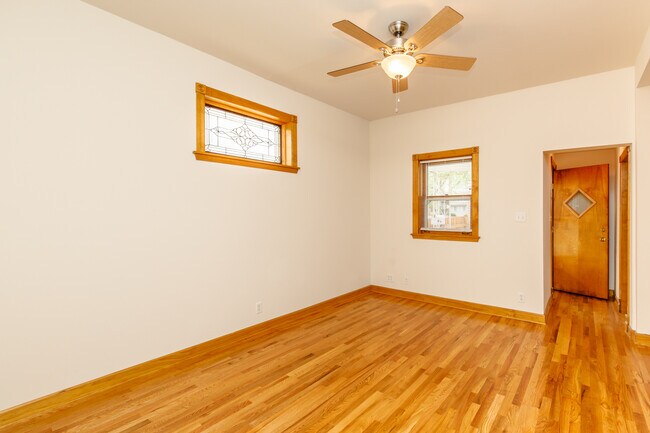 Building Photo - 4157 W Addison St