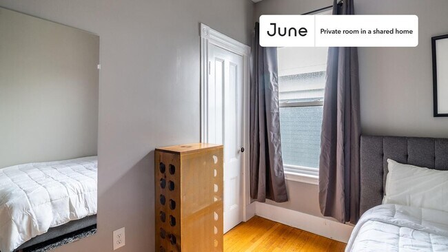 Foto del edificio - Room in Shared 5 bed/1 bath home