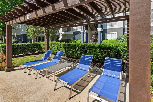 Comfortable Pool Seating - Oak Forest