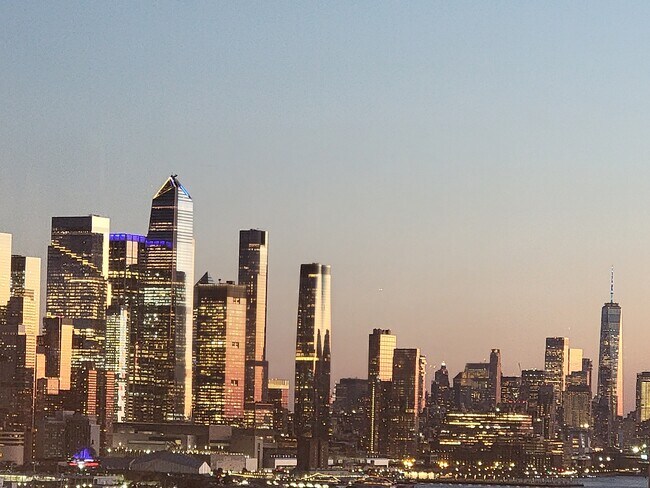 Building Photo - 21 66th St