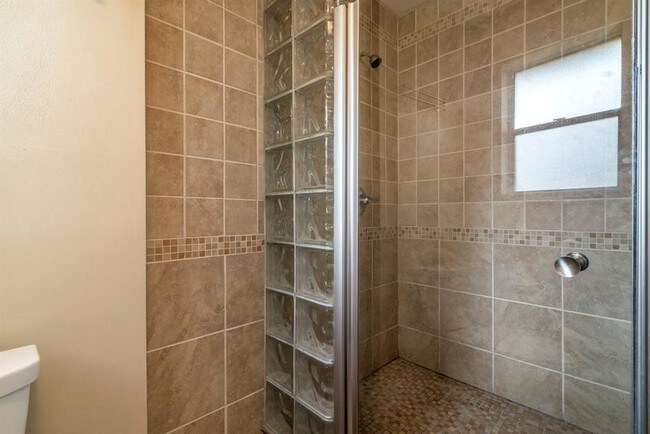 Building Photo - 3715 Ledgestone Dr