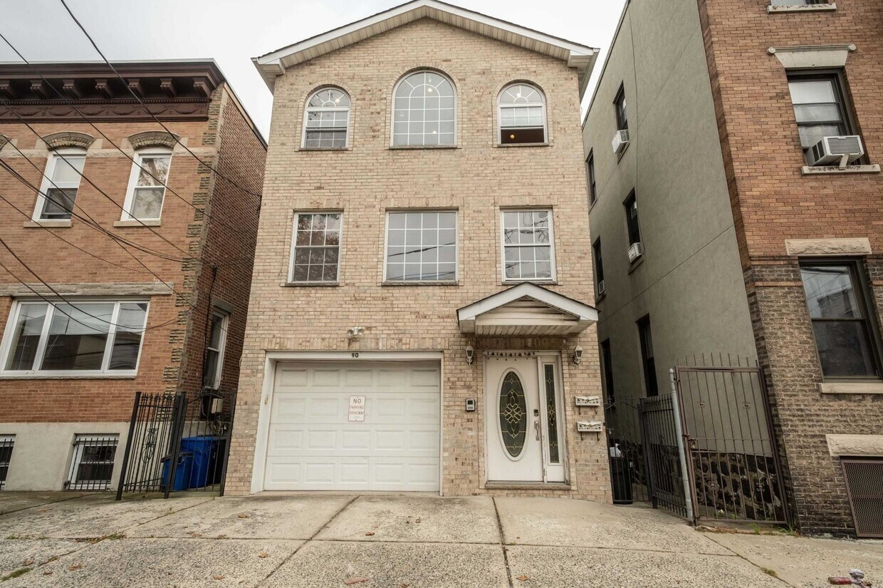 90 Leonard St Unit 1, Jersey City, NJ 07307 Condo for Rent in Jersey